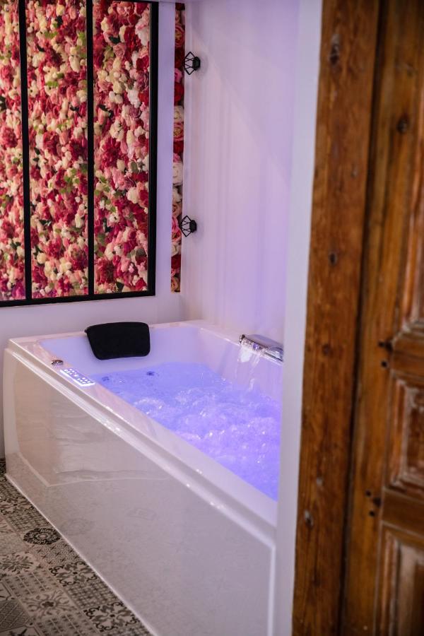 Romantique Avec Jacuzzi - Hypercentre, Place Jean Jaures *